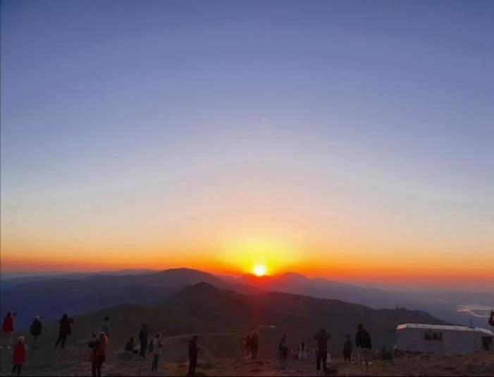 Nemrut Dagi Isik Pansi̇On Motell Karadut  Exteriör bild