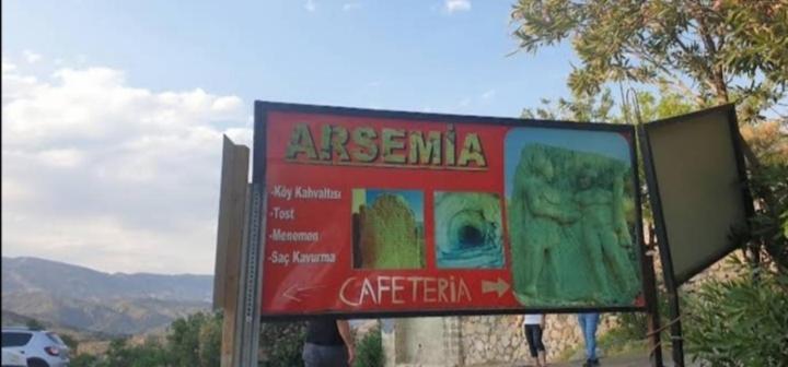 Nemrut Dagi Isik Pansi̇On Motell Karadut  Exteriör bild