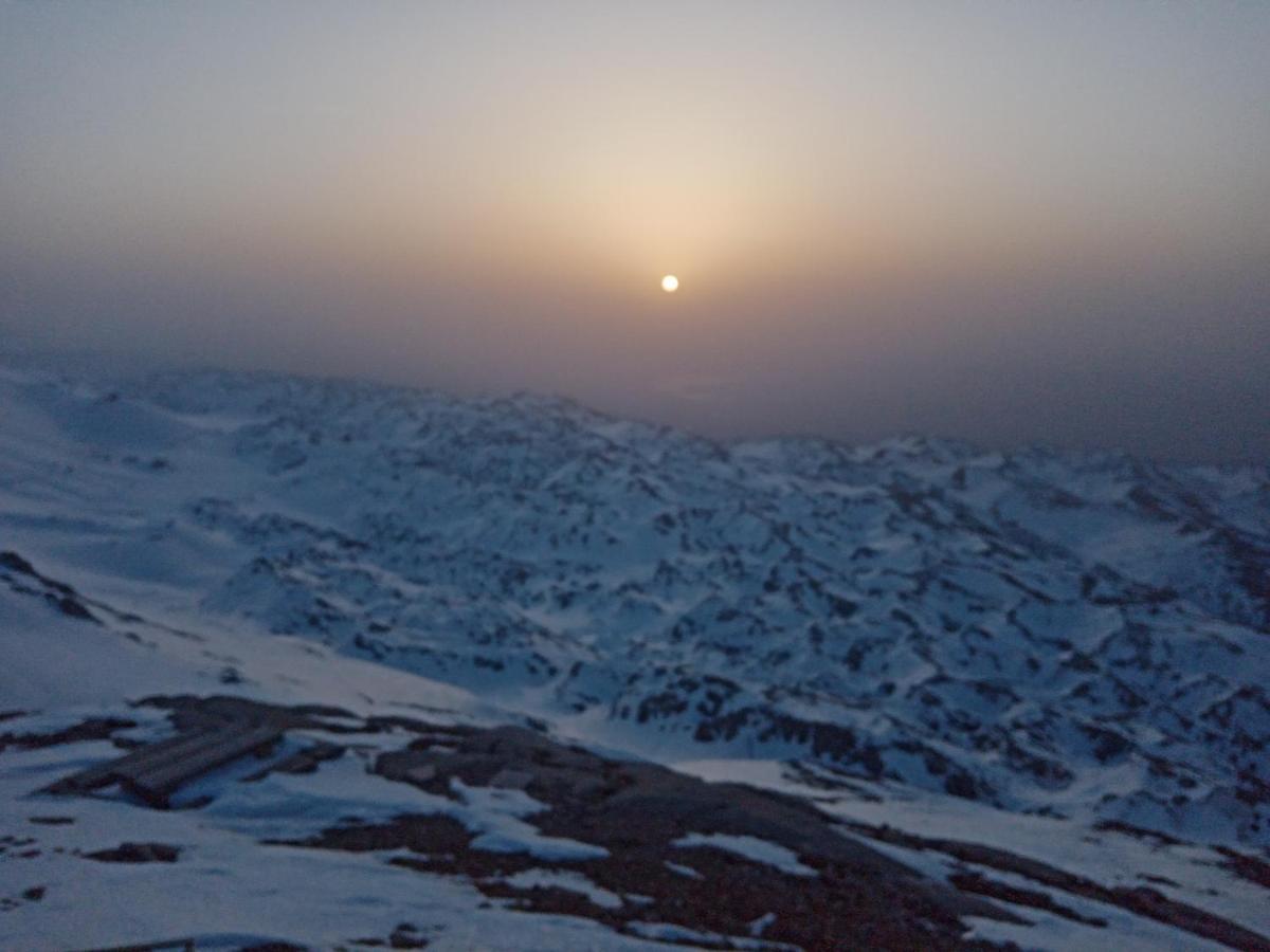 Nemrut Dagi Isik Pansi̇On Motell Karadut  Exteriör bild
