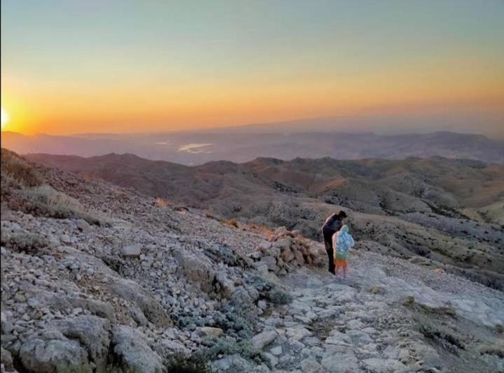 Nemrut Dagi Isik Pansi̇On Motell Karadut  Exteriör bild