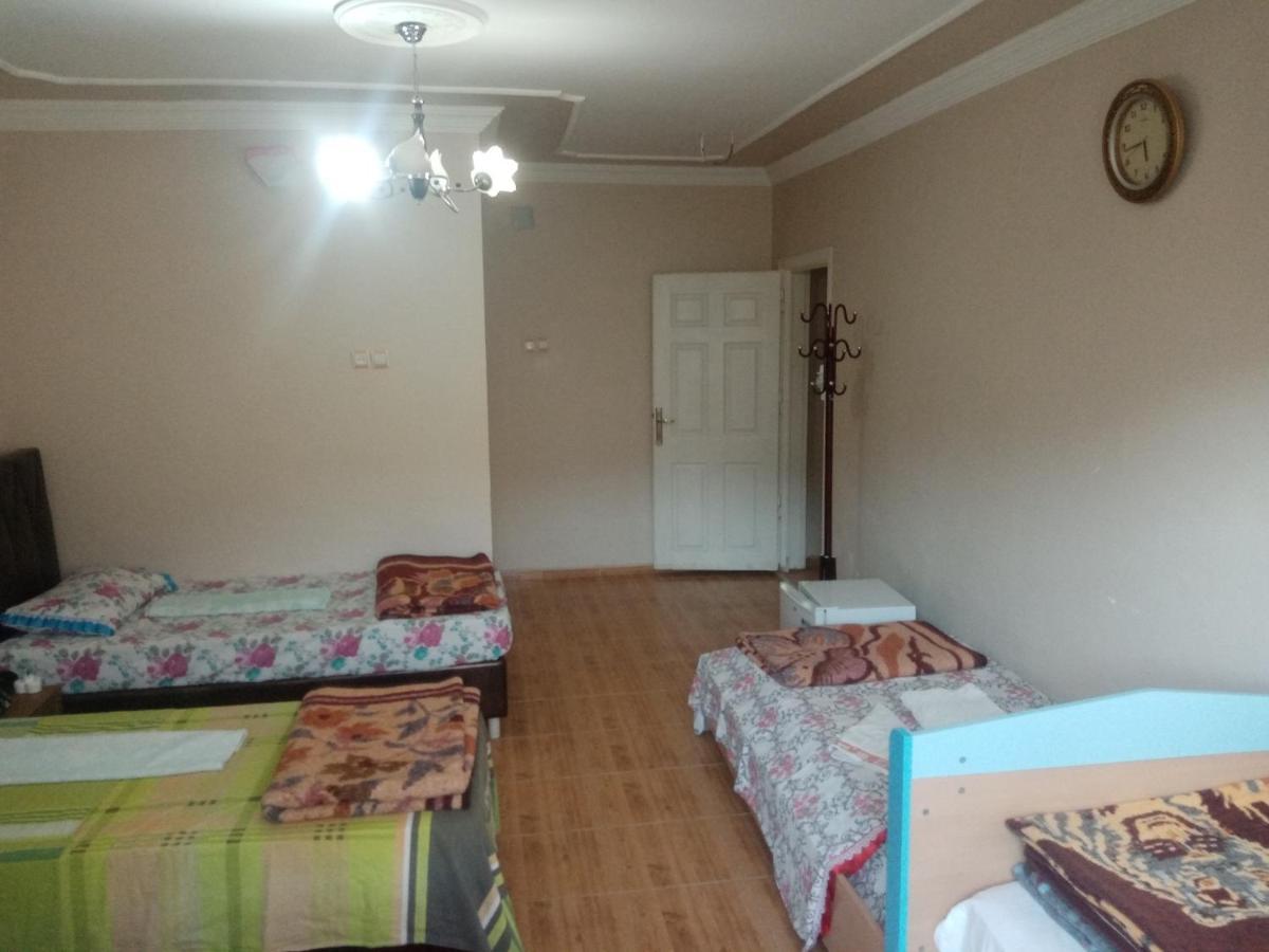 Nemrut Dagi Isik Pansi̇On Motell Karadut  Exteriör bild