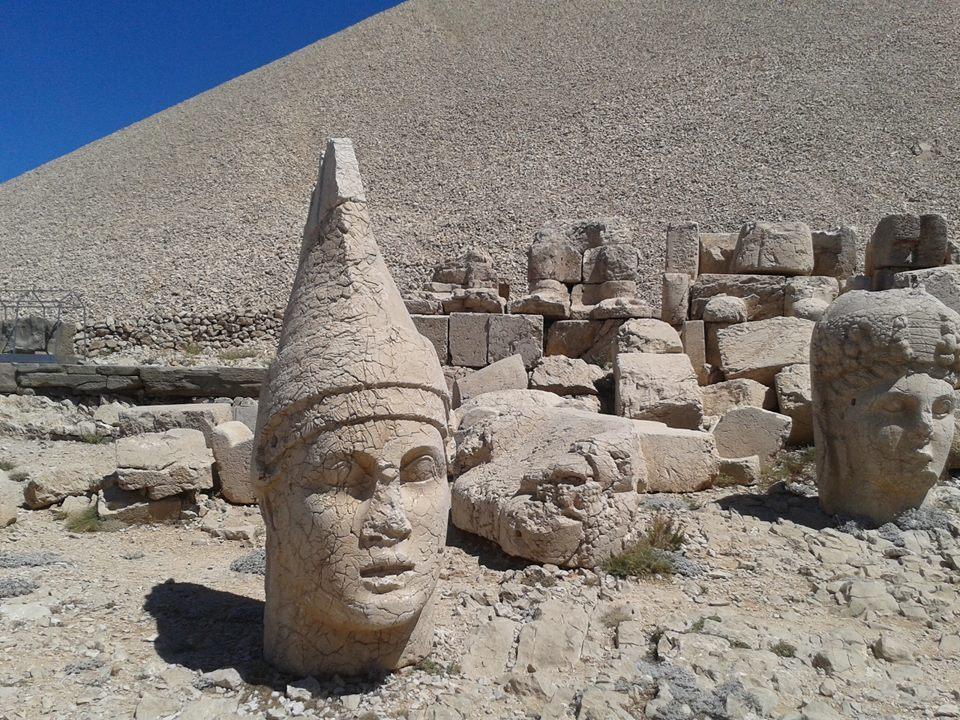 Nemrut Dagi Isik Pansi̇On Motell Karadut  Exteriör bild