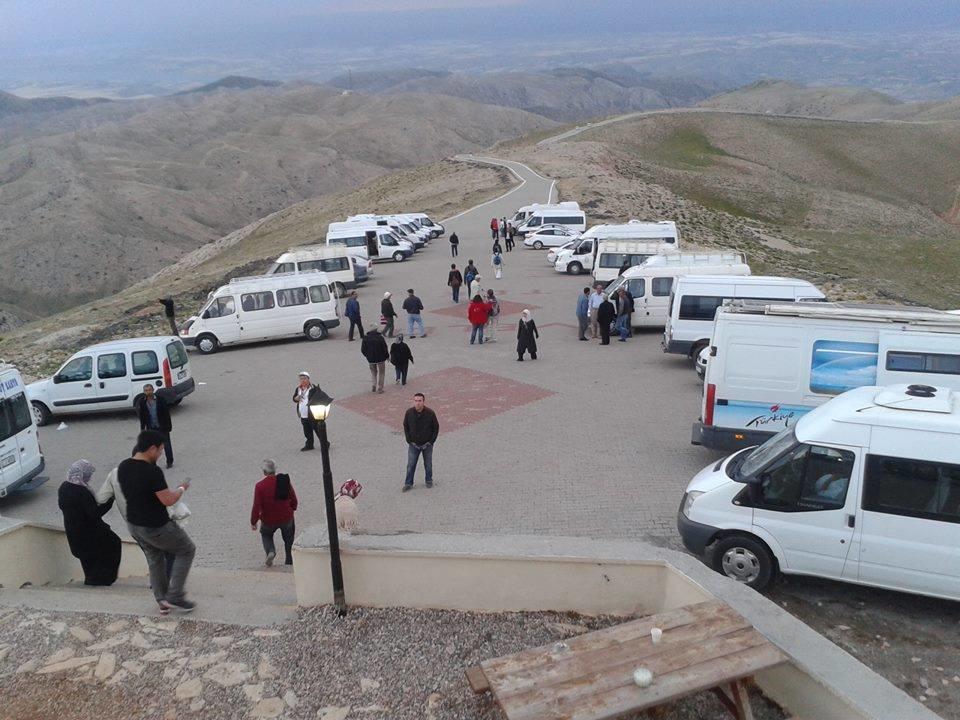 Nemrut Dagi Isik Pansi̇On Motell Karadut  Exteriör bild